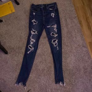 American eagle covered ripped stretchy skinny jeans
